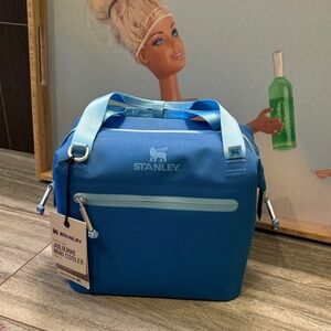 Stanley Vibrant Blue Travel Bag for Women